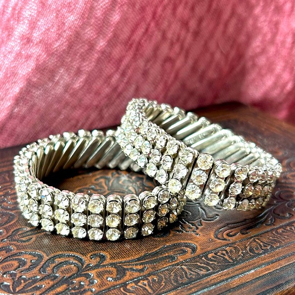 Vintage 1950s Marilyn Monroe inspired Faux Bracelets Bracelets - Picture 1 of 4